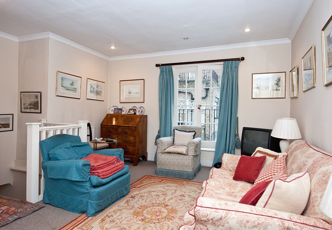 Apartment in London -  Clarendon Pimlico SW1