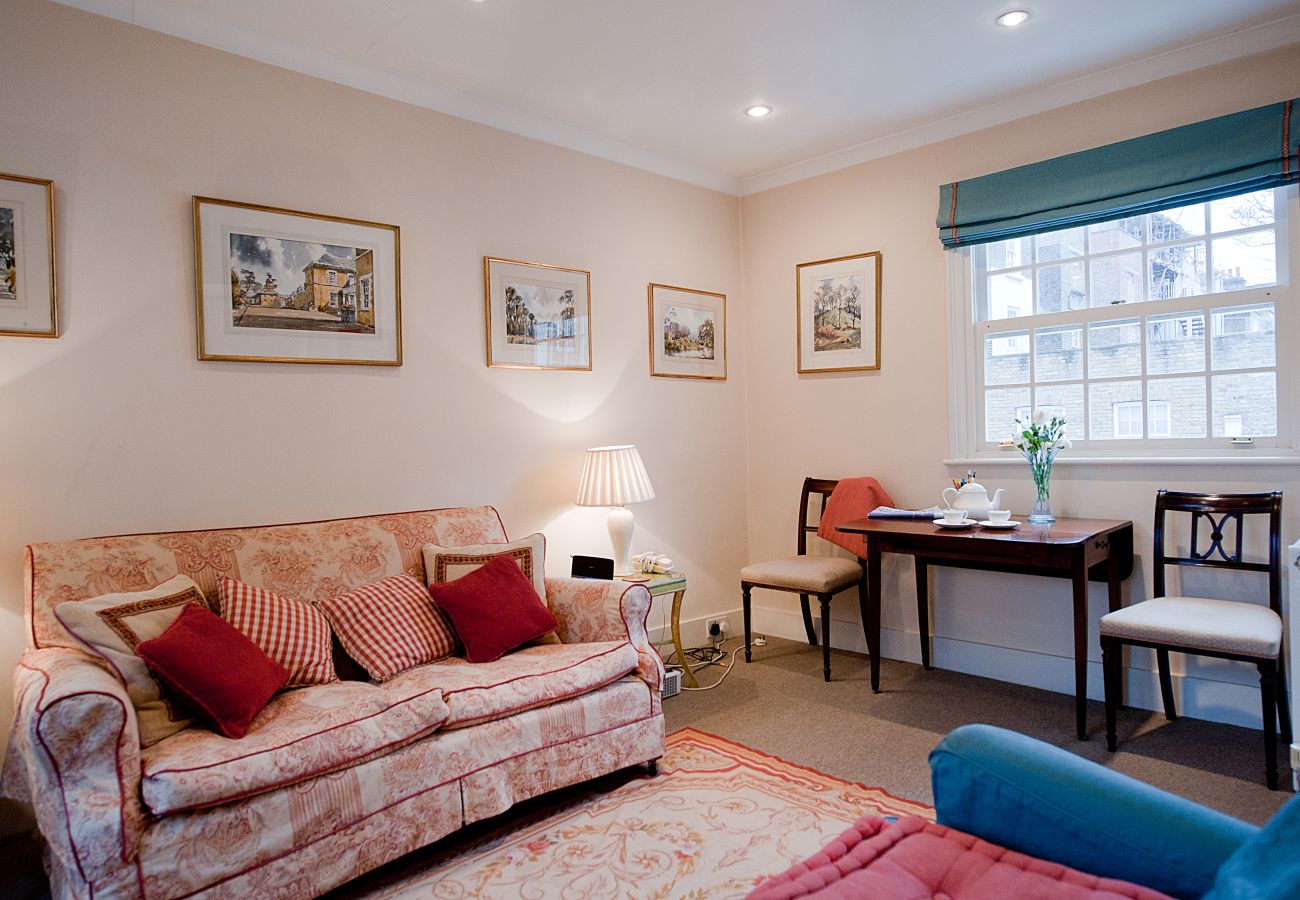 Apartment in London -  Clarendon Pimlico SW1