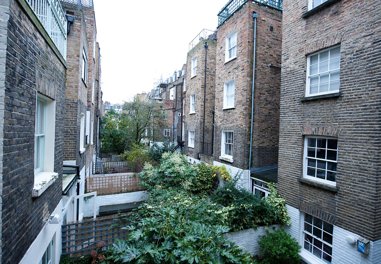 Apartment in London -  Clarendon Pimlico SW1