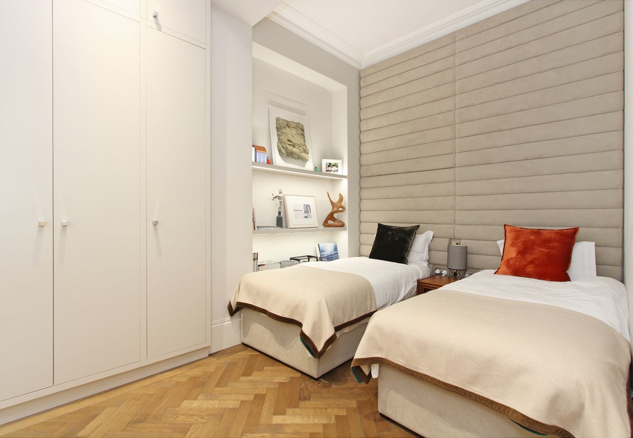 Apartment in London - Knightsbridge Pont Street SW1