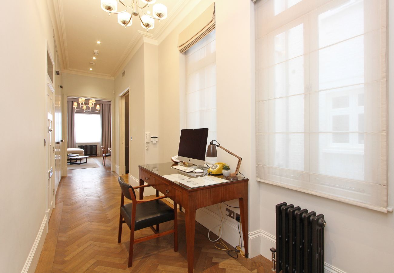 Apartment in London - Knightsbridge Pont Street SW1